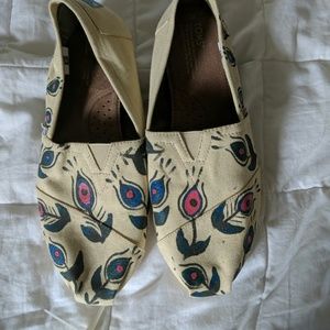 Toms shoes